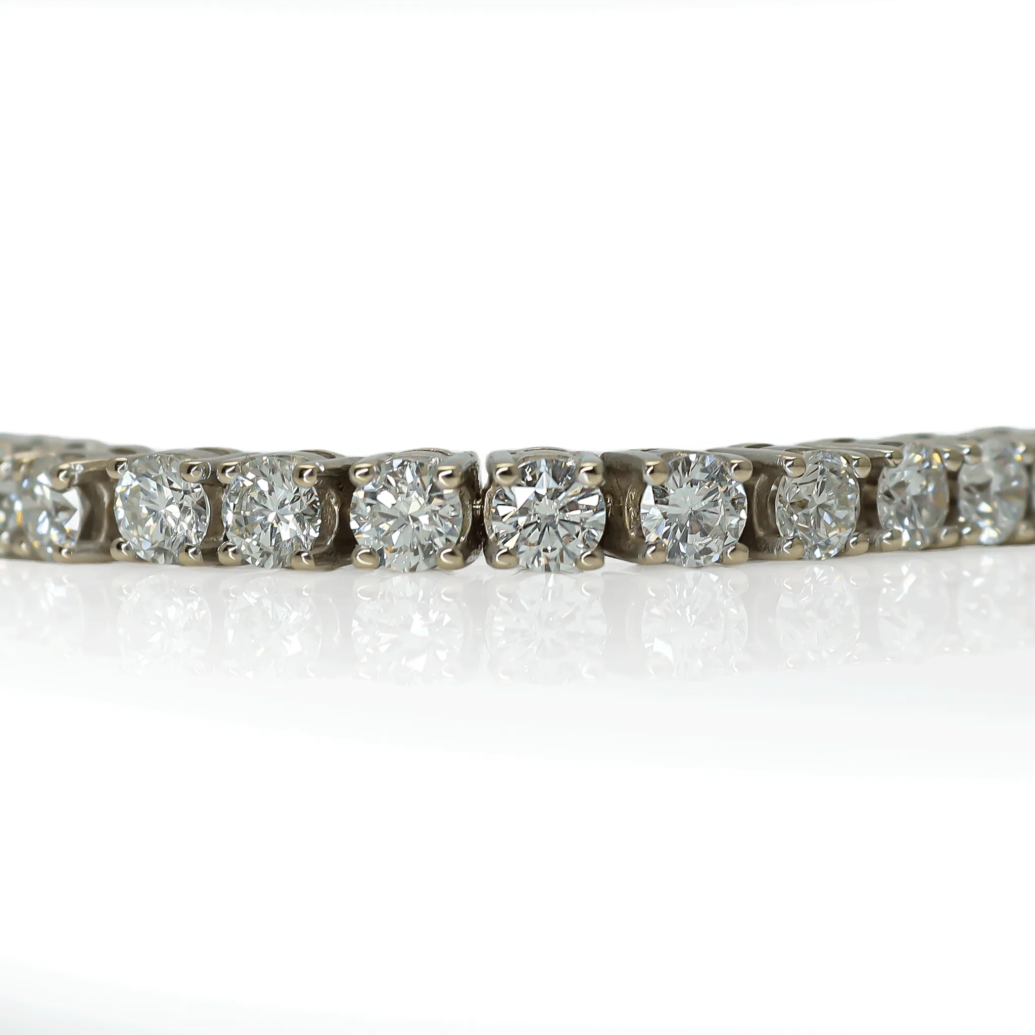 Contemporary 18 Carat White Gold Diamond Line Bracelet