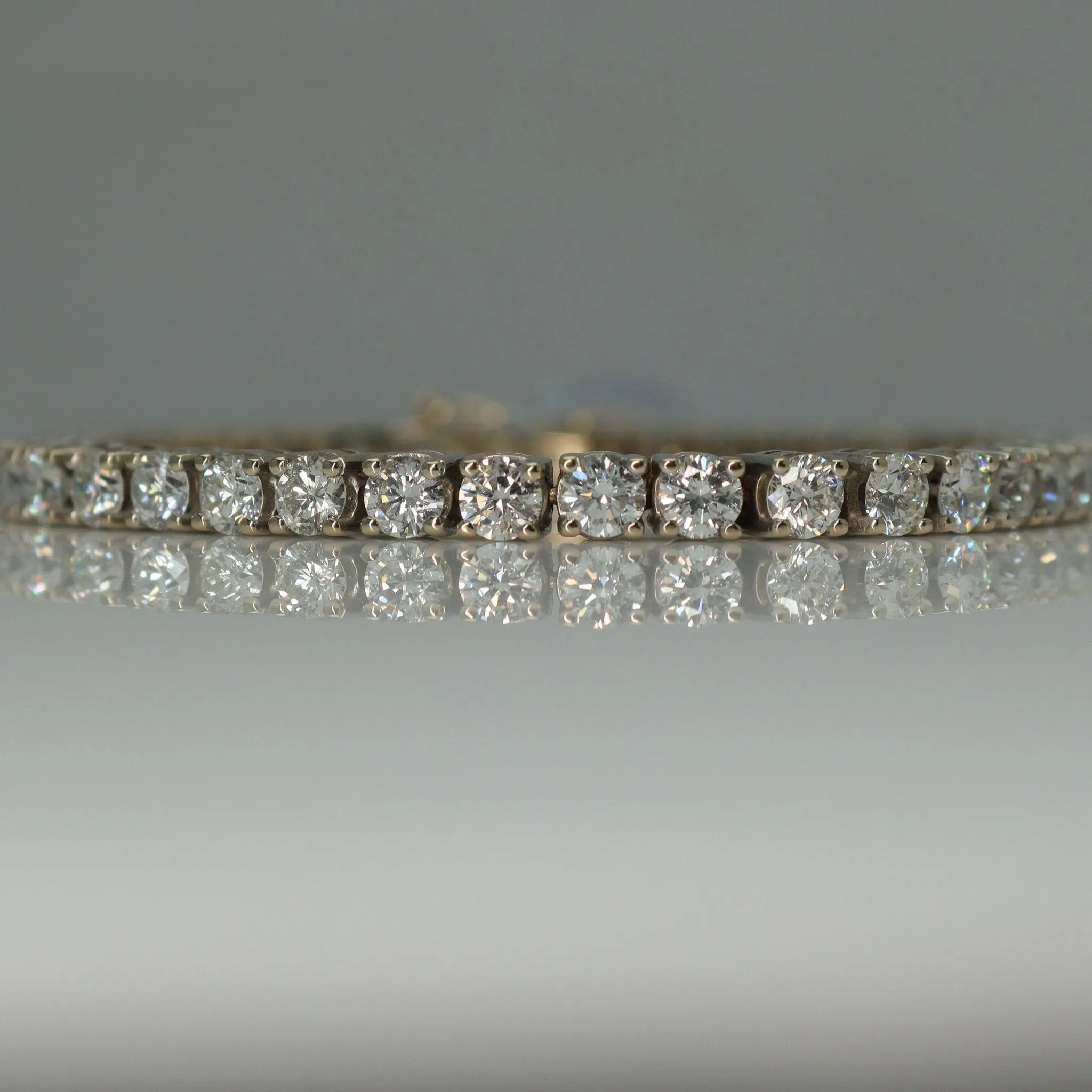 Contemporary 18 Carat White Gold Diamond Line Bracelet