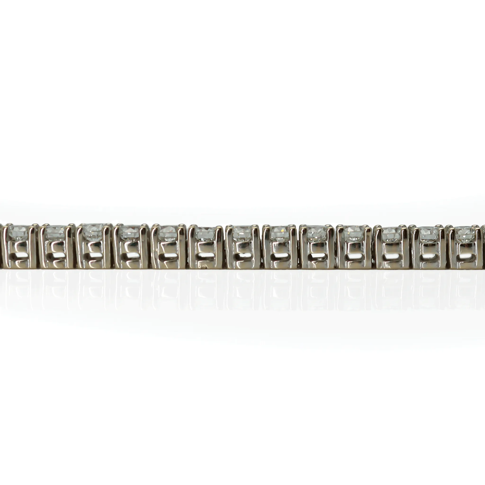 Contemporary 18 Carat White Gold Diamond Line Bracelet