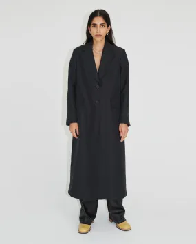 EXTENDED TECH COAT / BLACK RECYCLED POLY