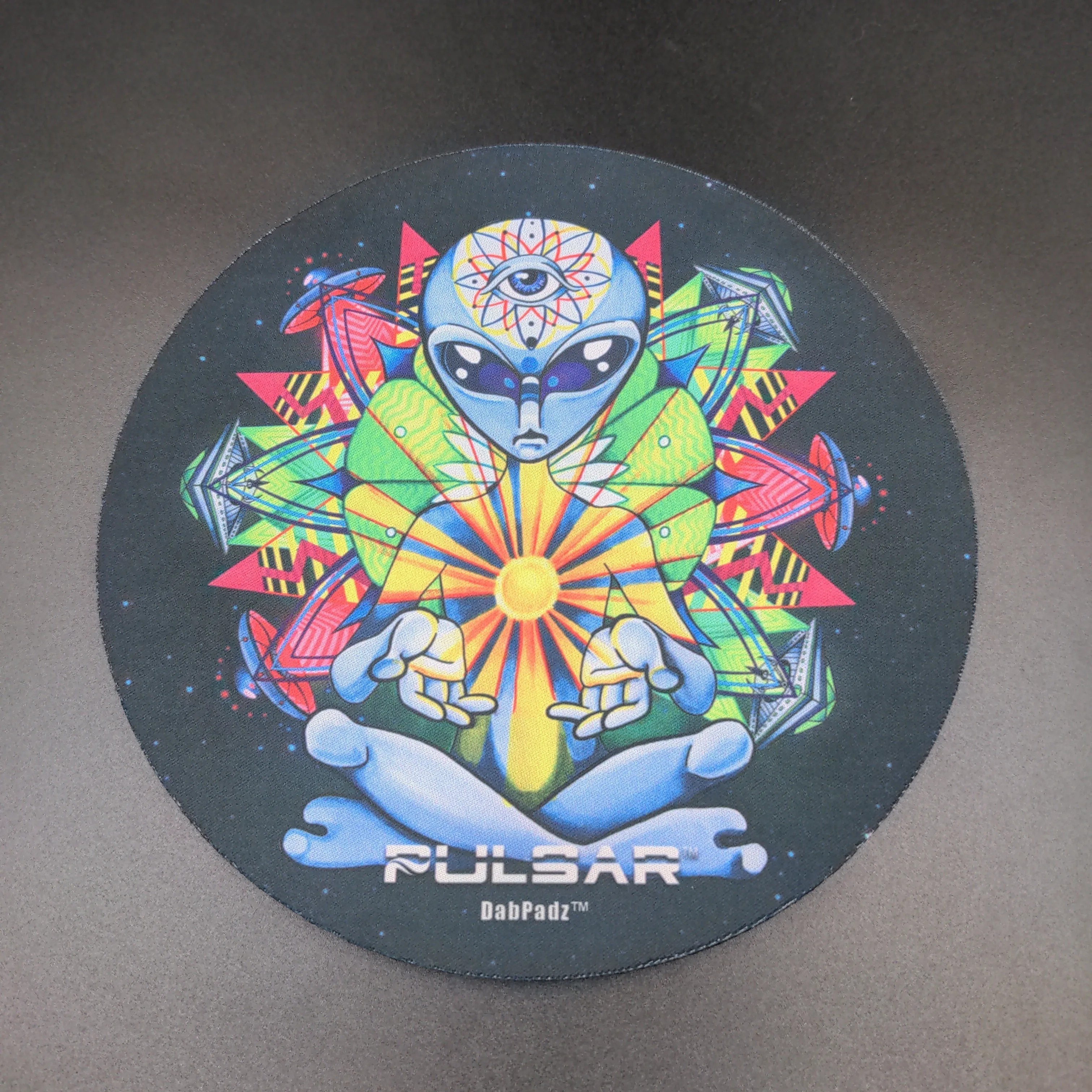 Pulsar DabPadz Round Dab Mat 8 | Psychedelic Alien