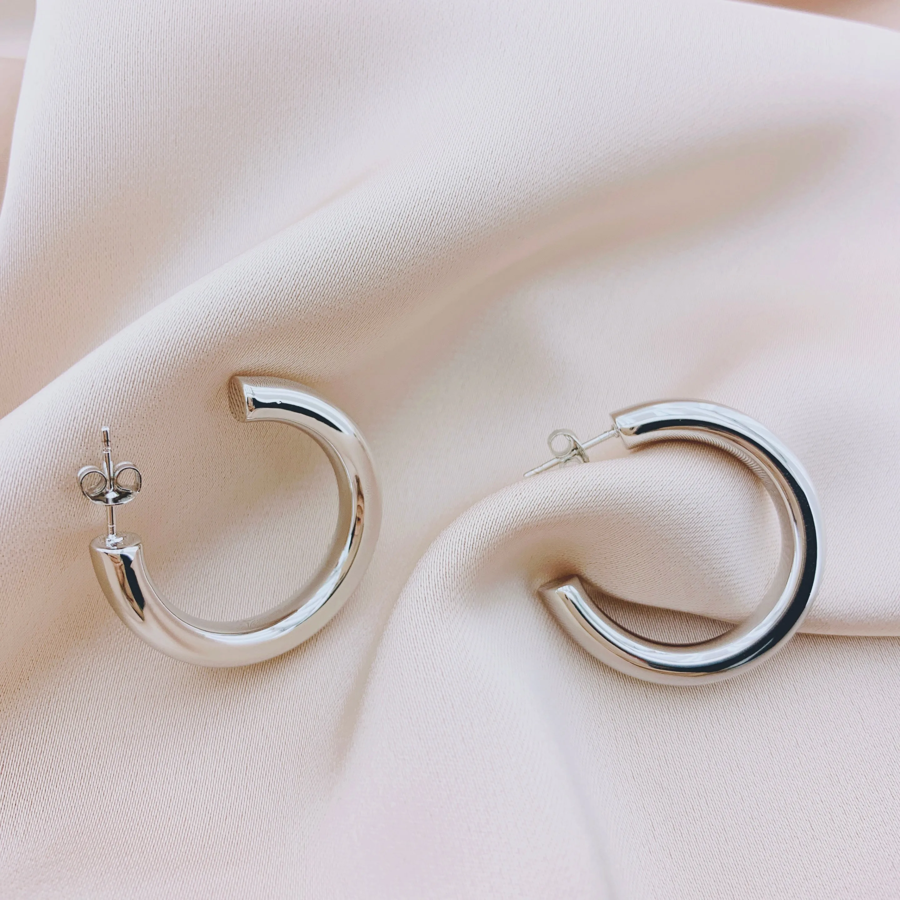 Women's Fashion Hollow Hoop Earring